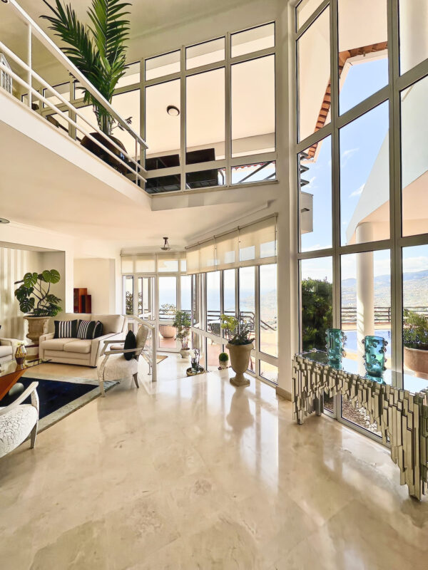 High ceilings large windows area of a stylish villa/ Quinta inFunchal