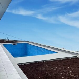 Swimming pool of Newly built house in Canhas Madeira